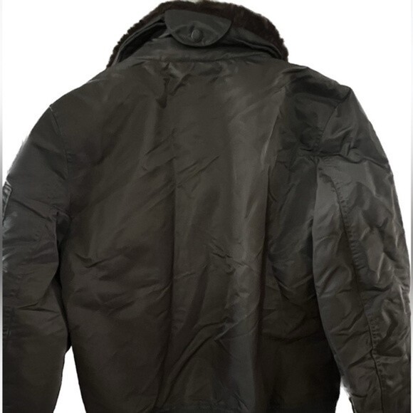 LEVI'S Men's Flight Bomber Jacket with a Faux Fur Removable Collar army green M - Picture 10 of 15
